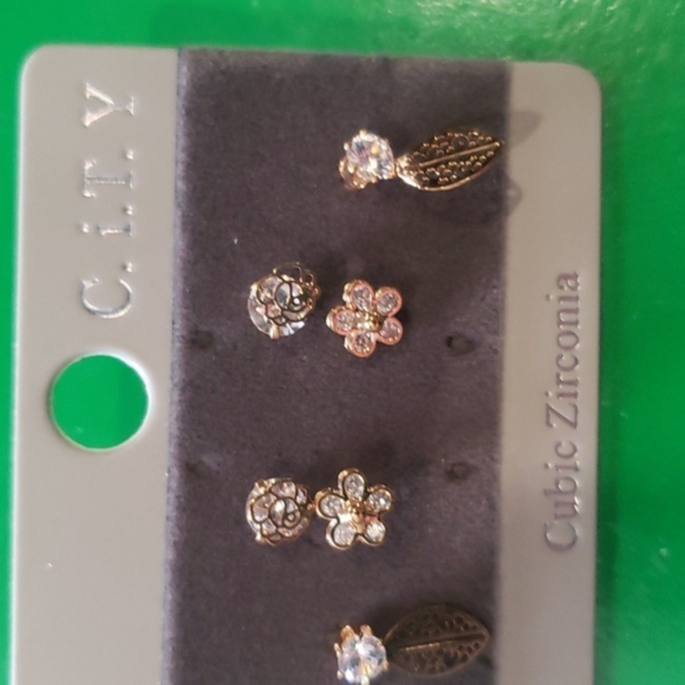 Small‎ earrings - Picture 2 of 3